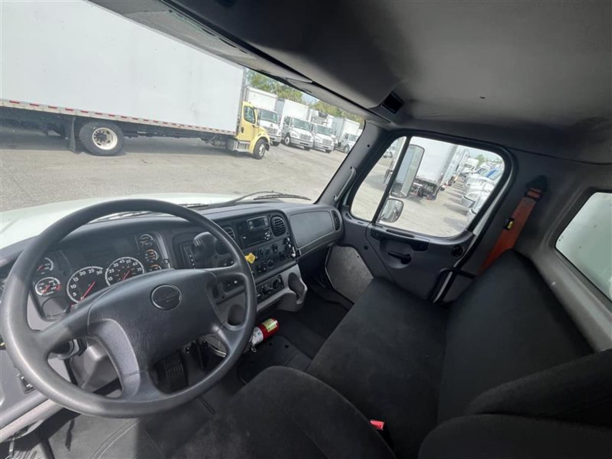 2019 Freightliner/Mercedes M2 106 830679
