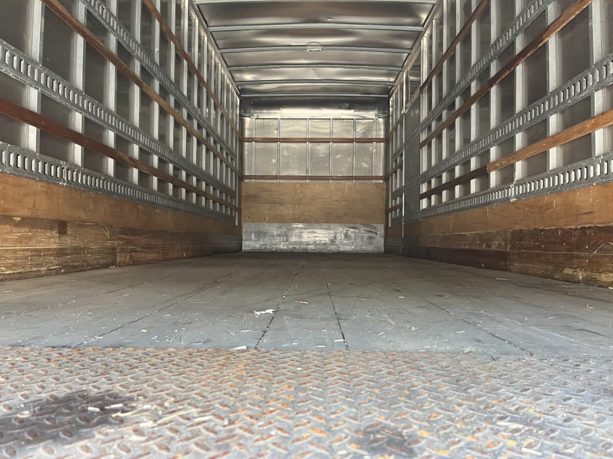 2019 Freightliner M2 106 830682