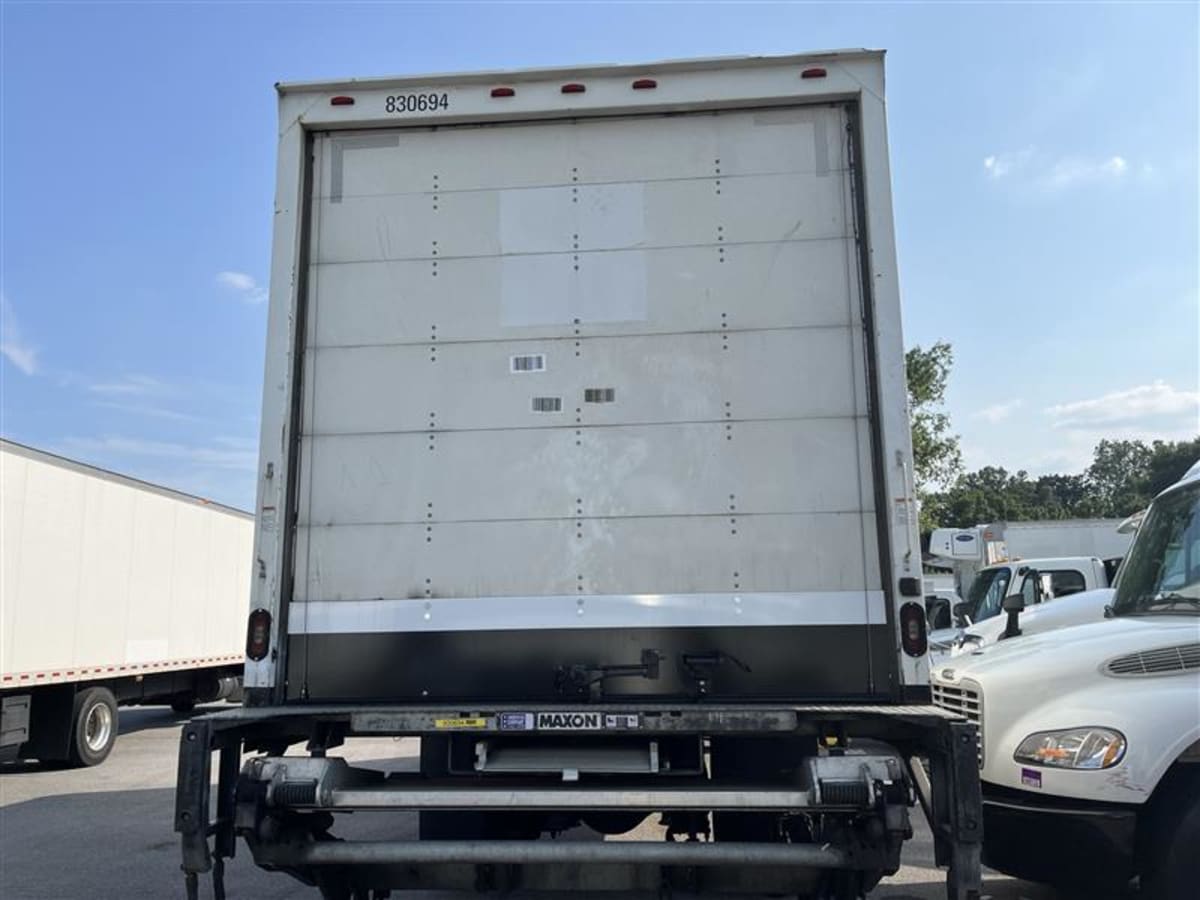 2019 Freightliner M2 106 830694