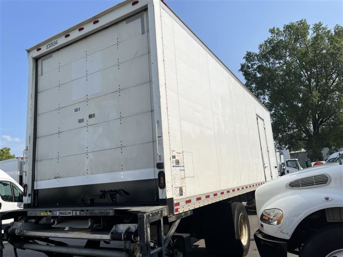 2019 Freightliner M2 106 830694
