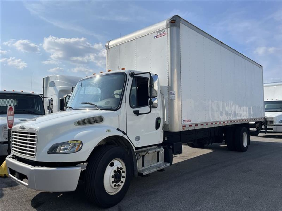 2019 Freightliner M2 106 830694