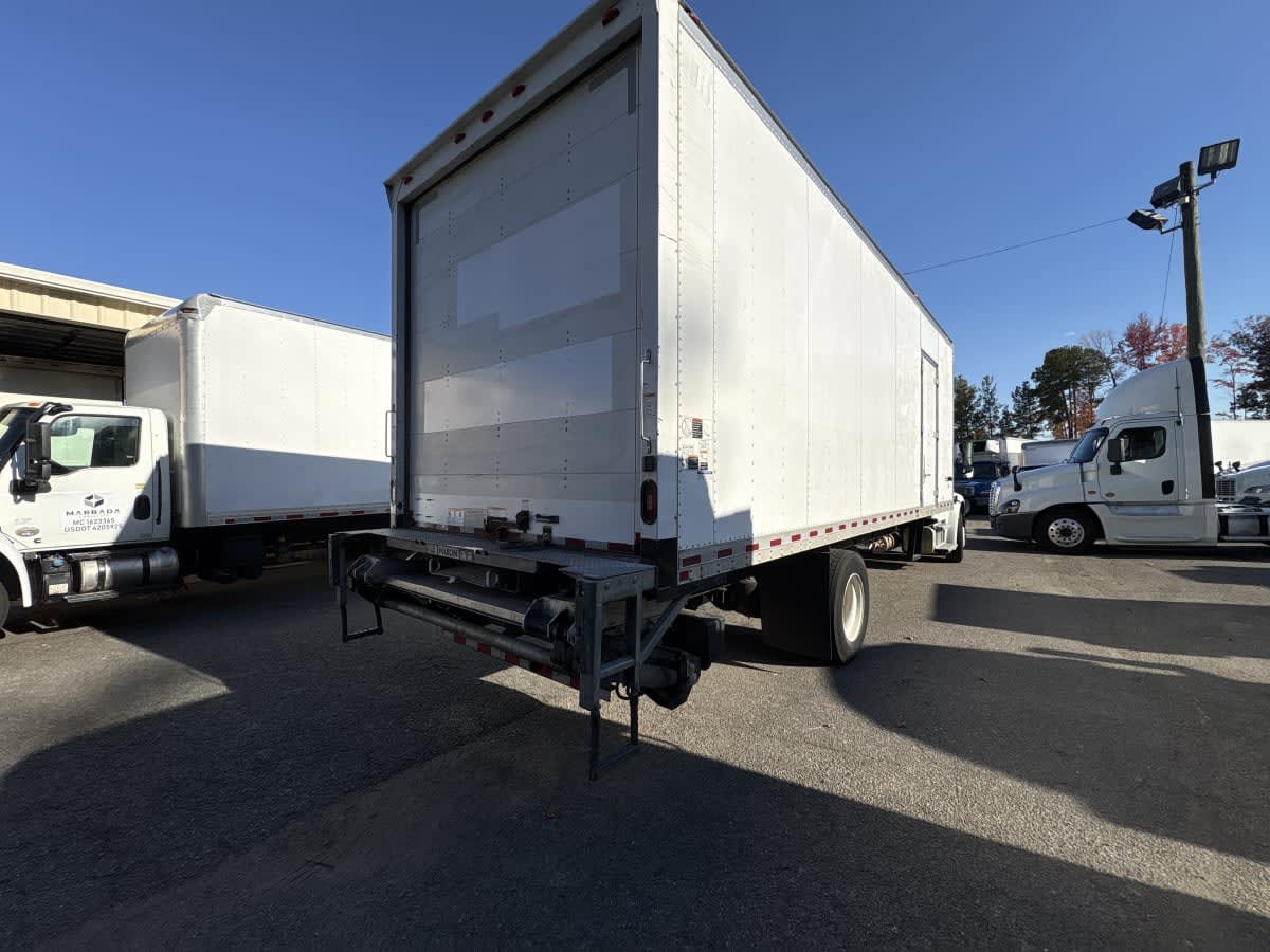 2019 Freightliner/Mercedes M2 106 830695