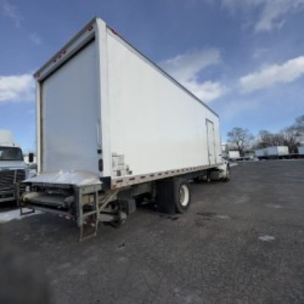 2019 Freightliner/Mercedes M2 106 830713