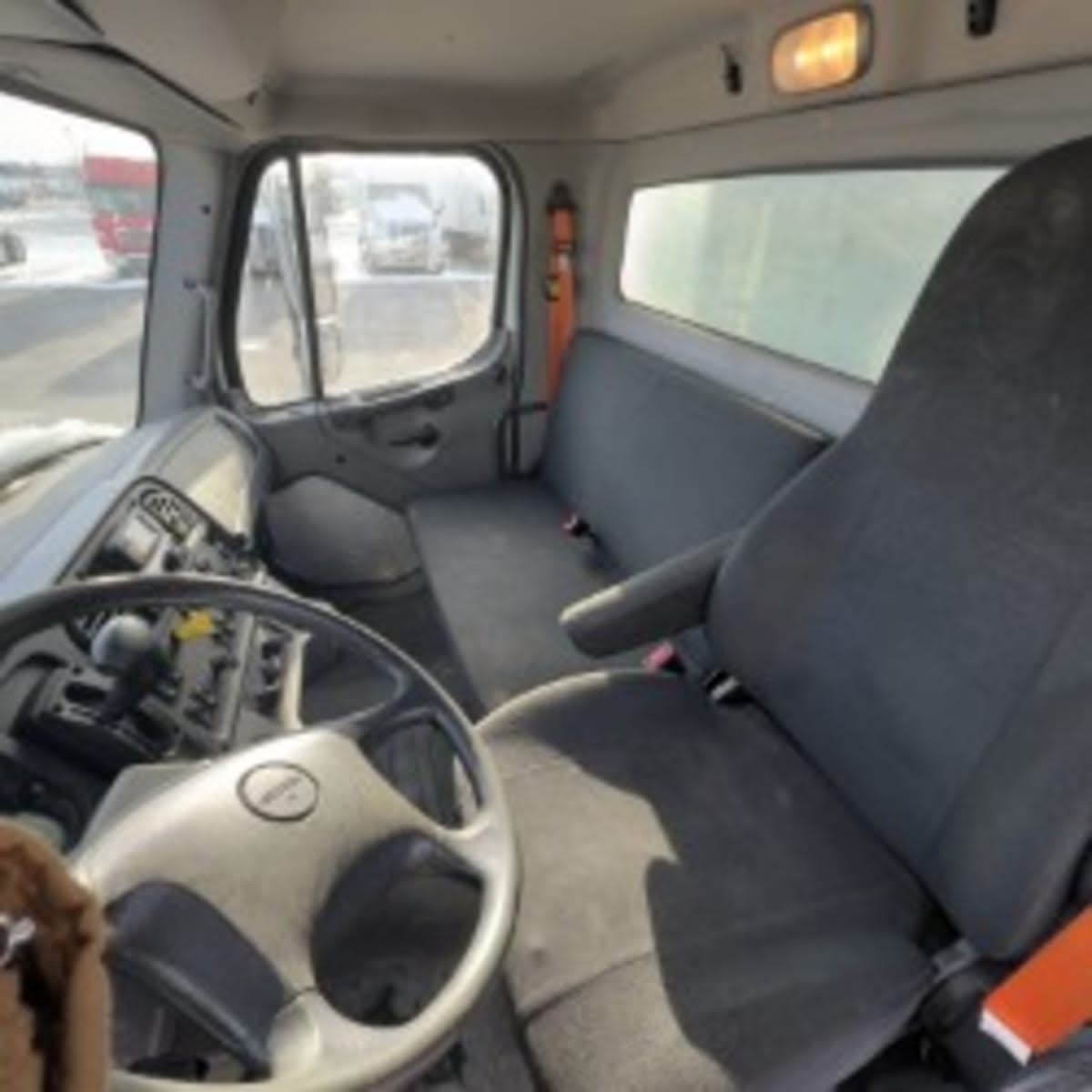 2019 Freightliner/Mercedes M2 106 830713