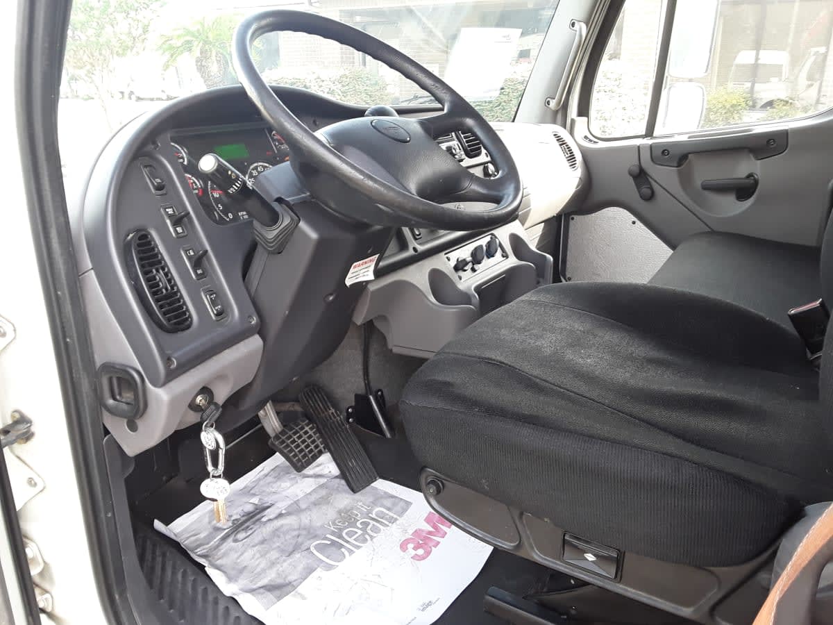2019 Freightliner M2 106 830866