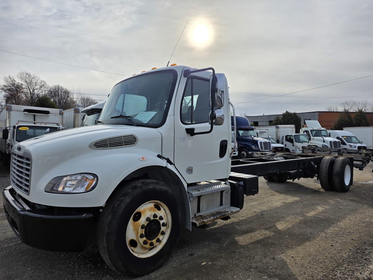 2019 Freightliner/Mercedes M2 106 831361