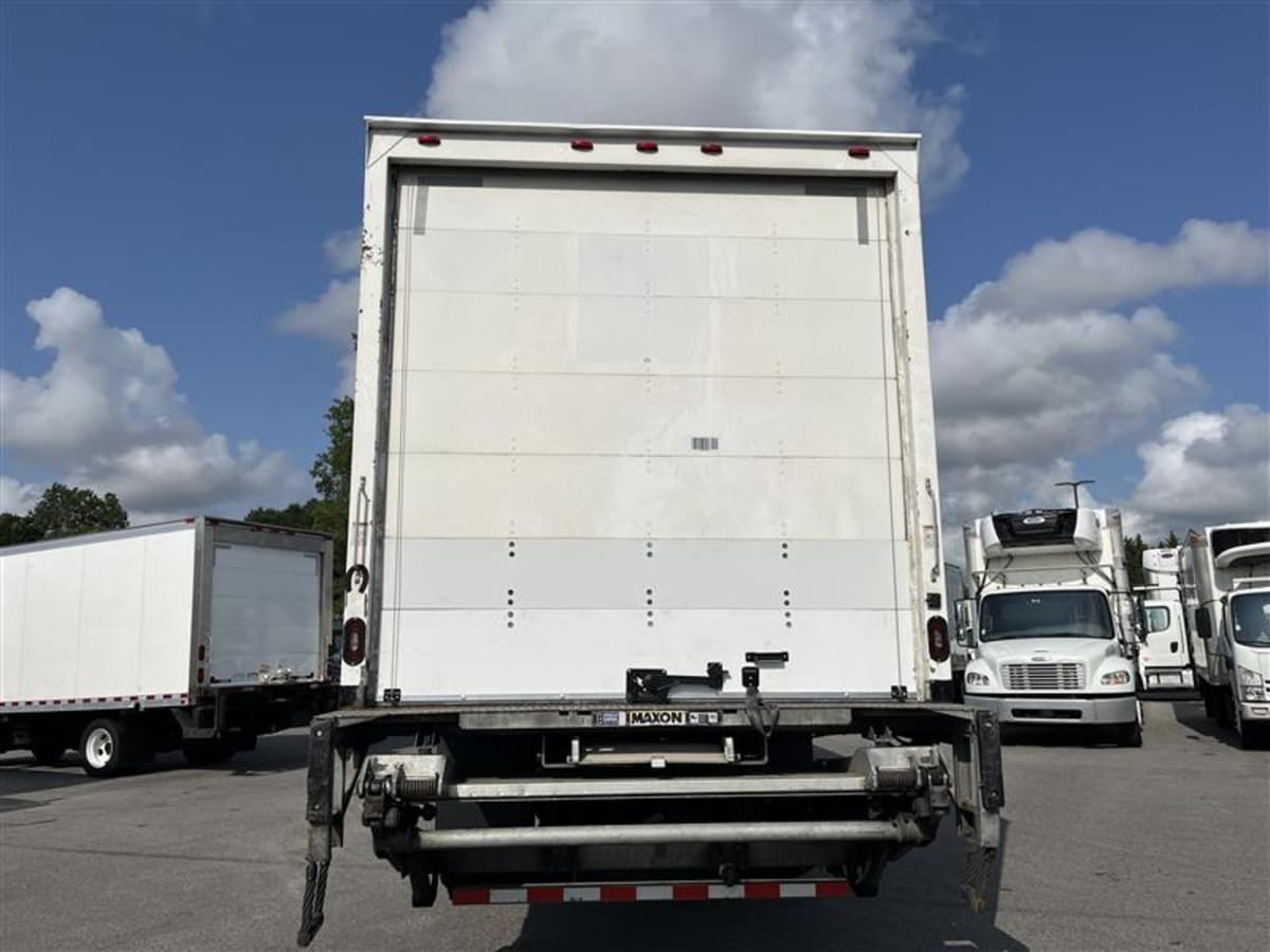2019 Freightliner M2 106 831370