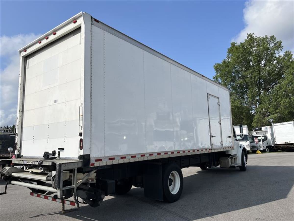 2019 Freightliner M2 106 831370