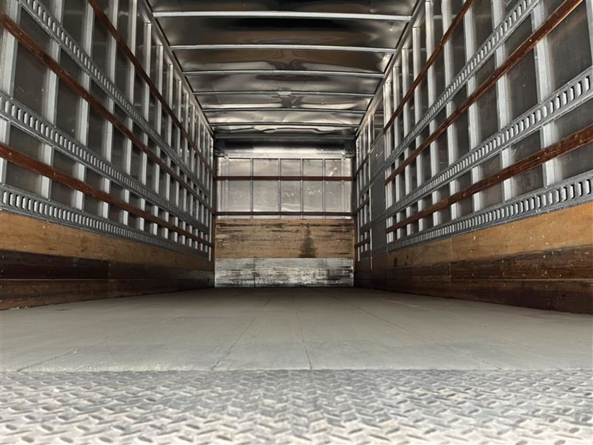 2019 Freightliner M2 106 831370