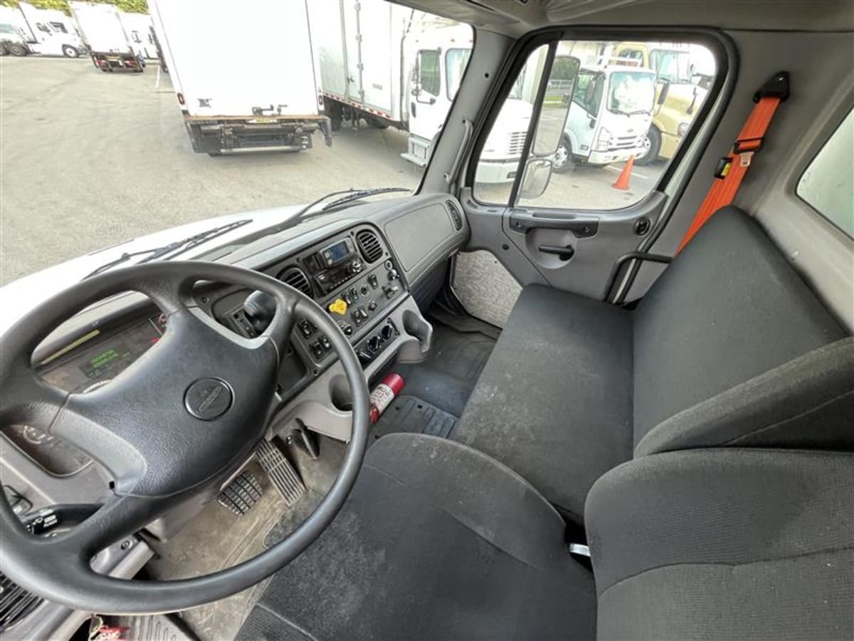 2019 Freightliner M2 106 831370