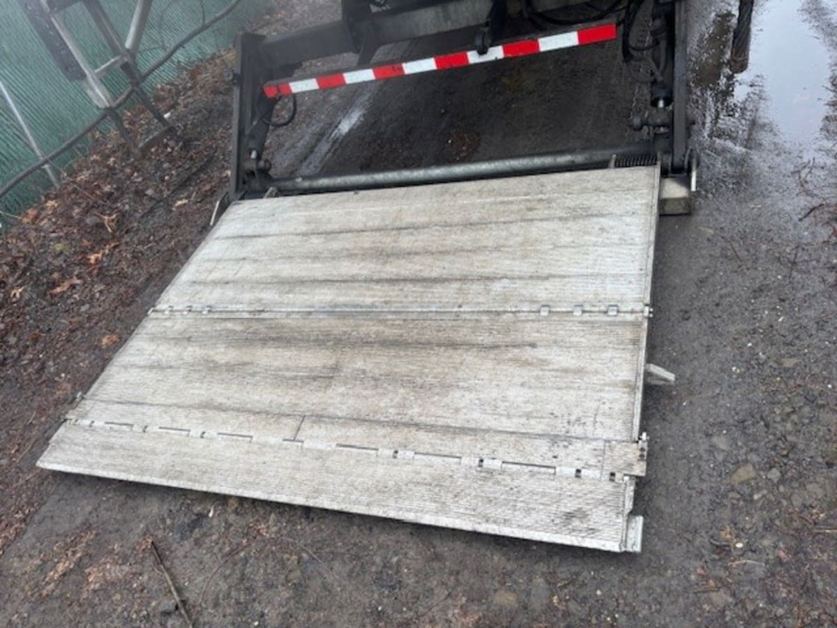 2019 Freightliner/Mercedes M2 106 831372