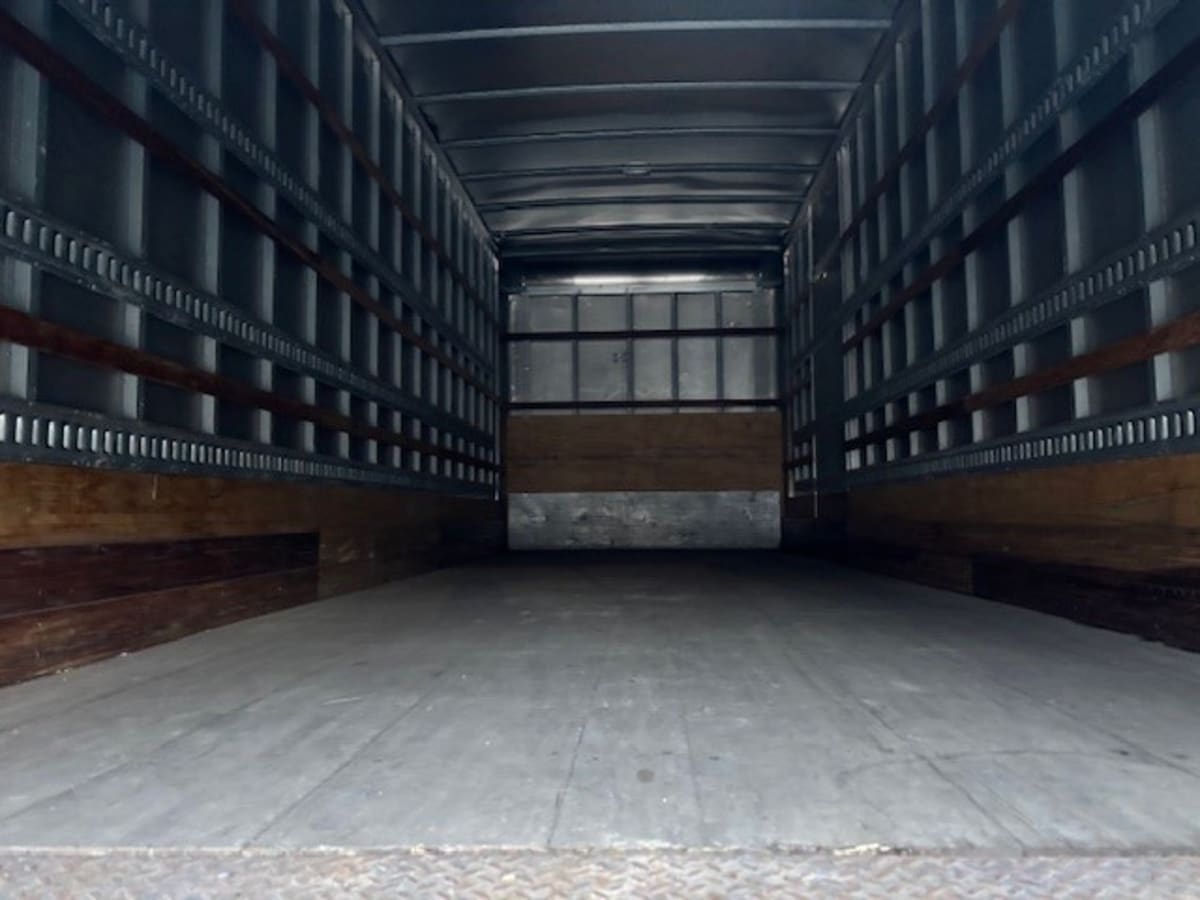 2019 Freightliner/Mercedes M2 106 831372