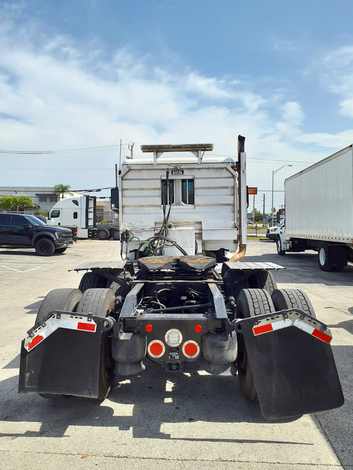 2019 Freightliner Cascadia in Miami, FL — photo 5