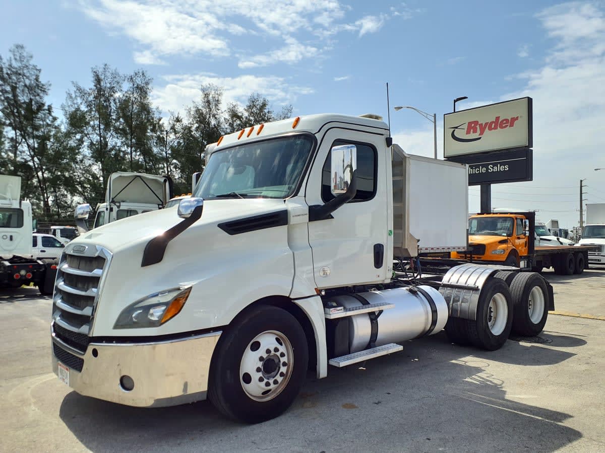 2019 Freightliner Cascadia in Miami, FL