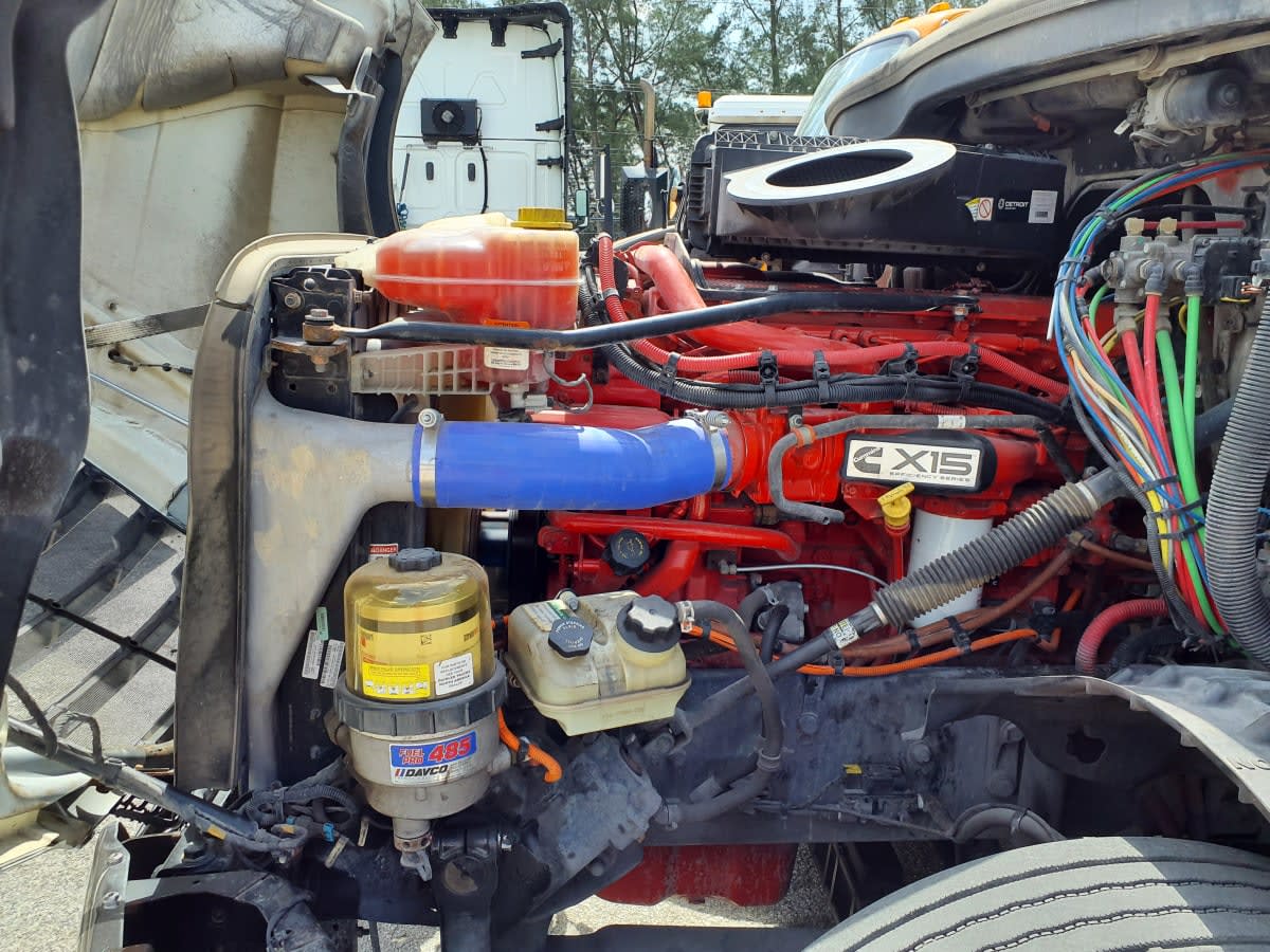 2019 Freightliner Cascadia in Miami, FL — photo 8
