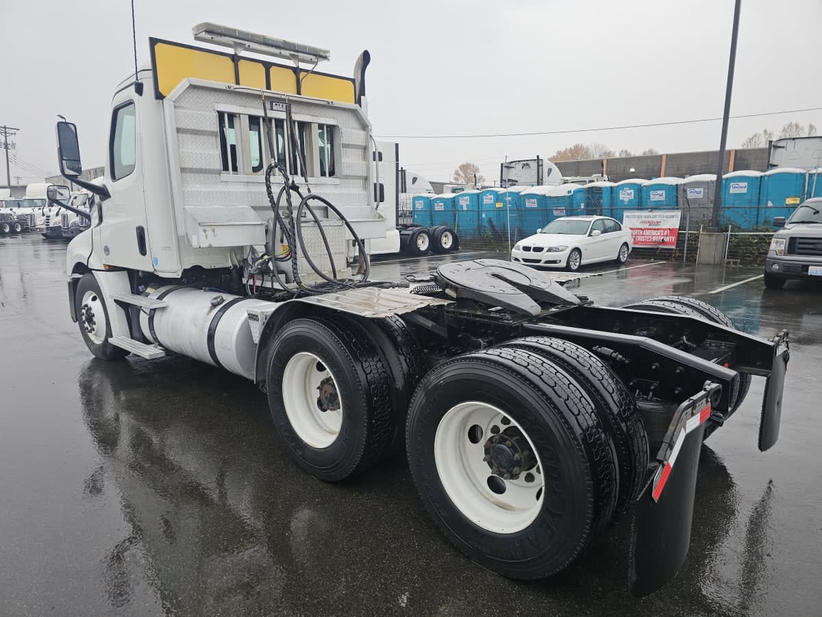 2019 Freightliner/Mercedes NEW CASCADIA PX12664 831405