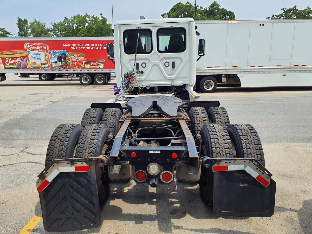 2019 Freightliner/Mercedes CASCADIA 113 831421