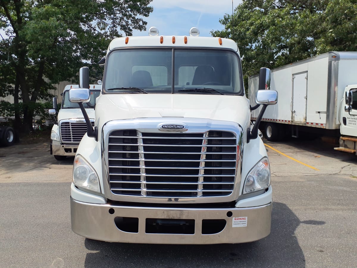 2019 Freightliner/Mercedes CASCADIA 113 831421