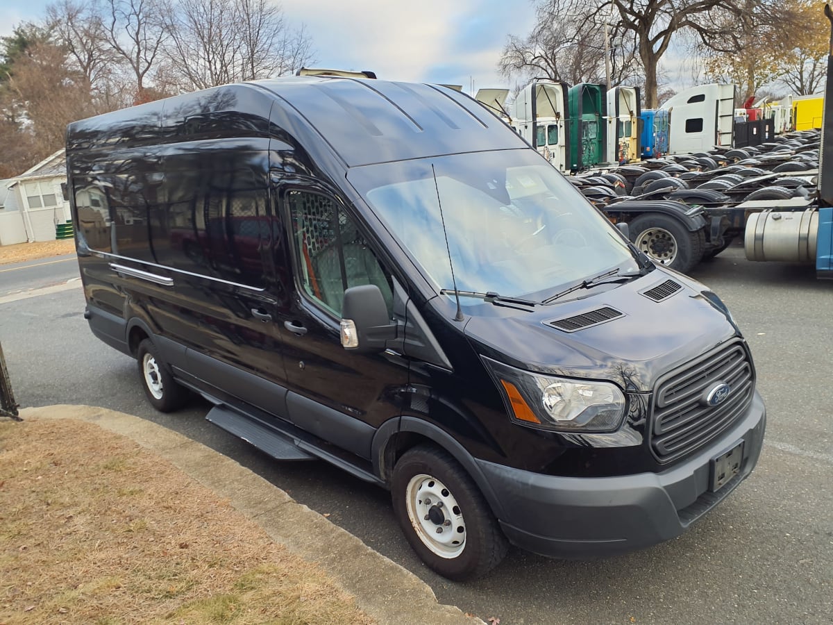 2018 Ford Motor Company TRANSIT 250 HI ROOF 831496