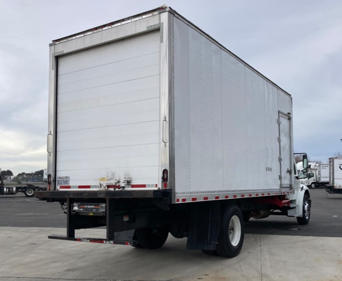 2019 Freightliner/Mercedes M2 106 831503