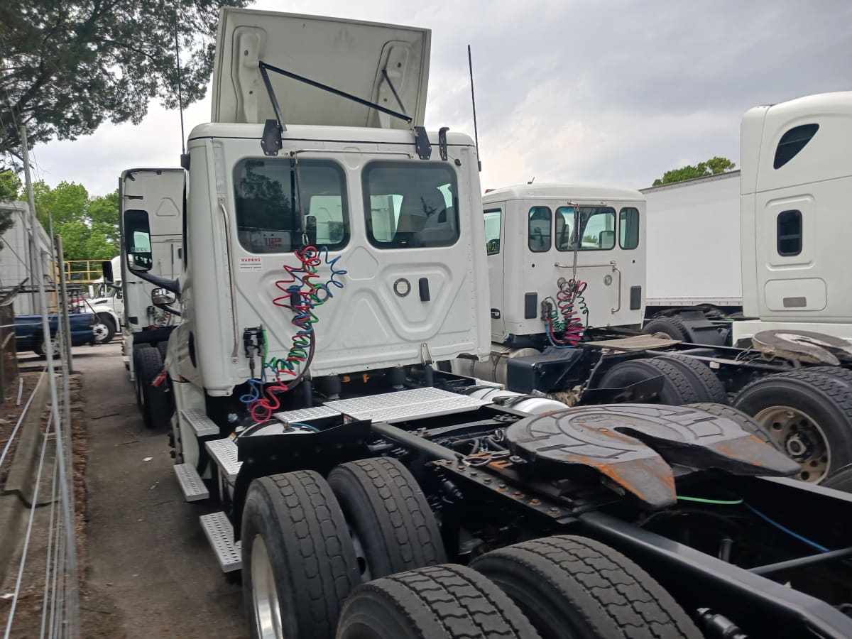 2019 Freightliner/Mercedes NEW CASCADIA PX12664 831715