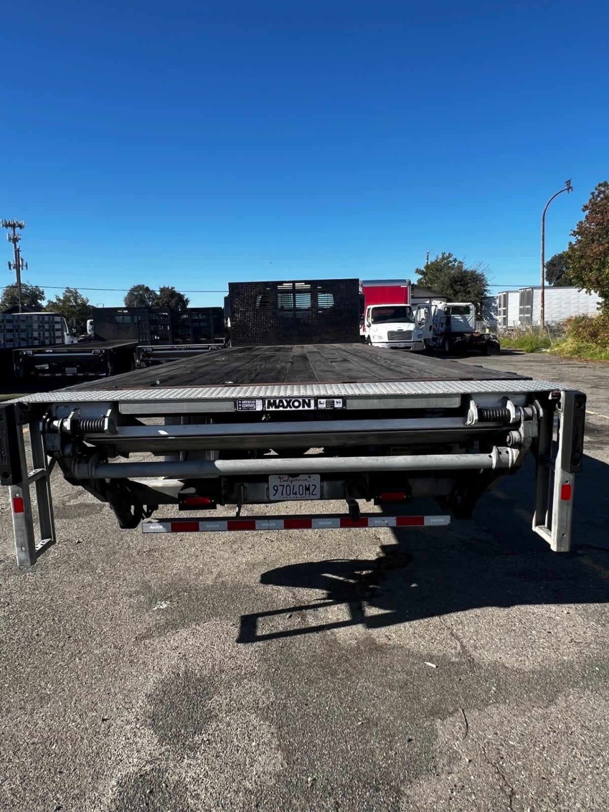 2019 Freightliner/Mercedes M2 106 831927