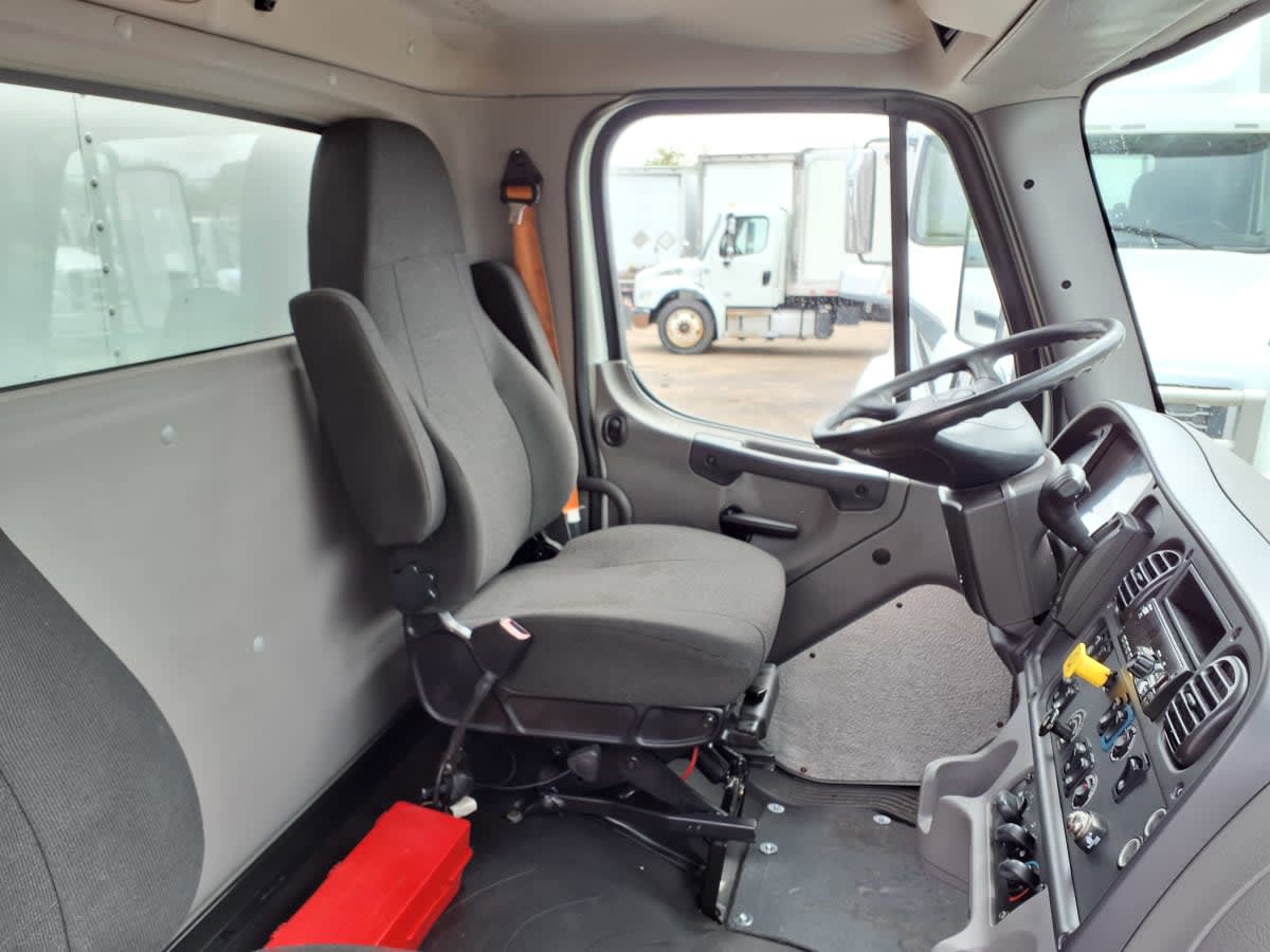 2019 Freightliner/Mercedes M2 106 832072