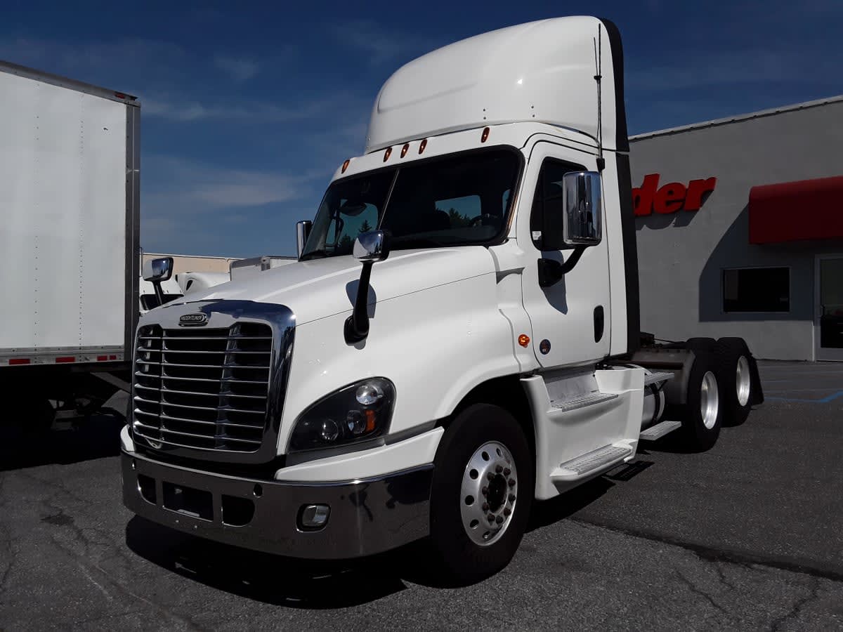 2019 Freightliner CASCADIA 125 832258