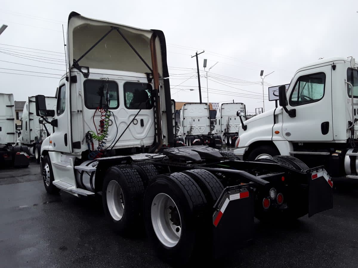 2019 Freightliner CASCADIA 125 832260