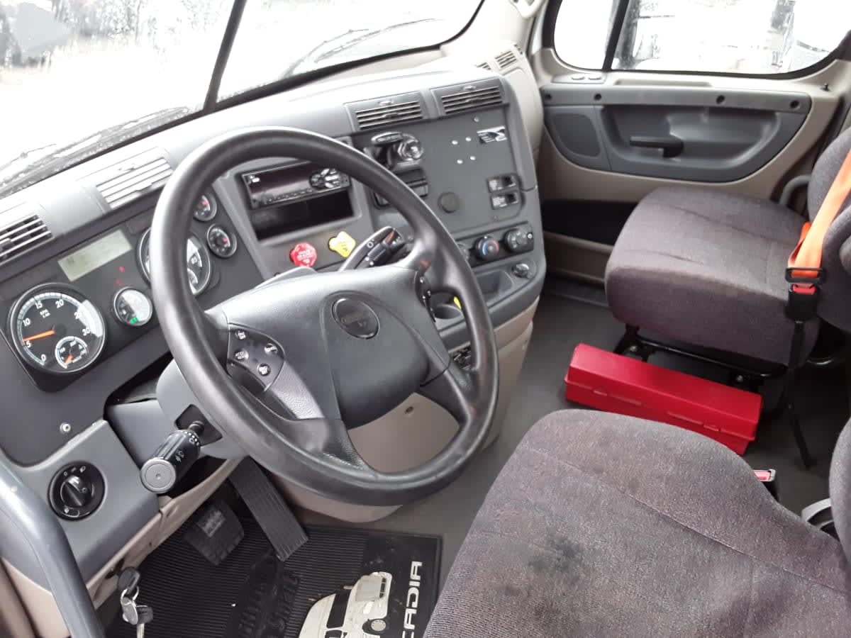 2019 Freightliner CASCADIA 125 832260
