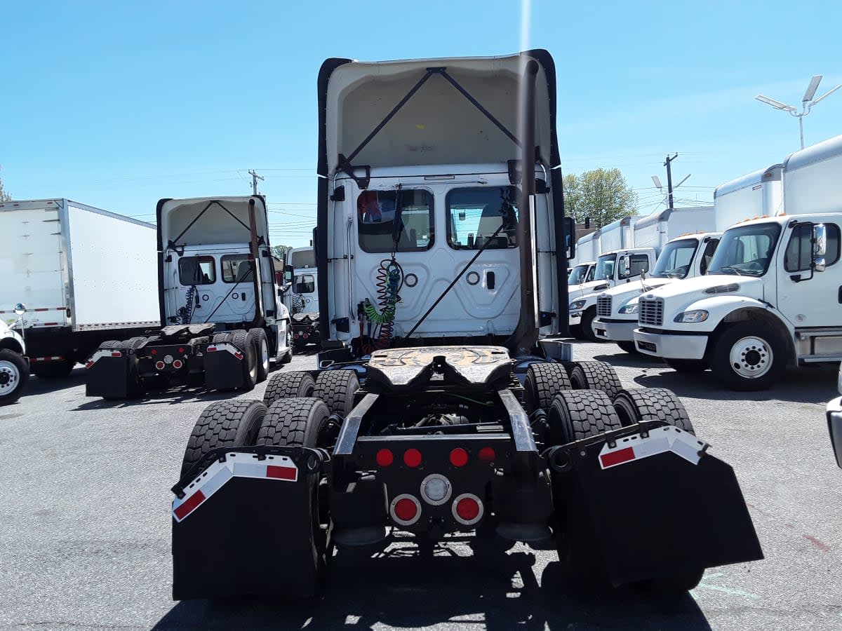 2019 Freightliner/Mercedes CASCADIA 125 832261