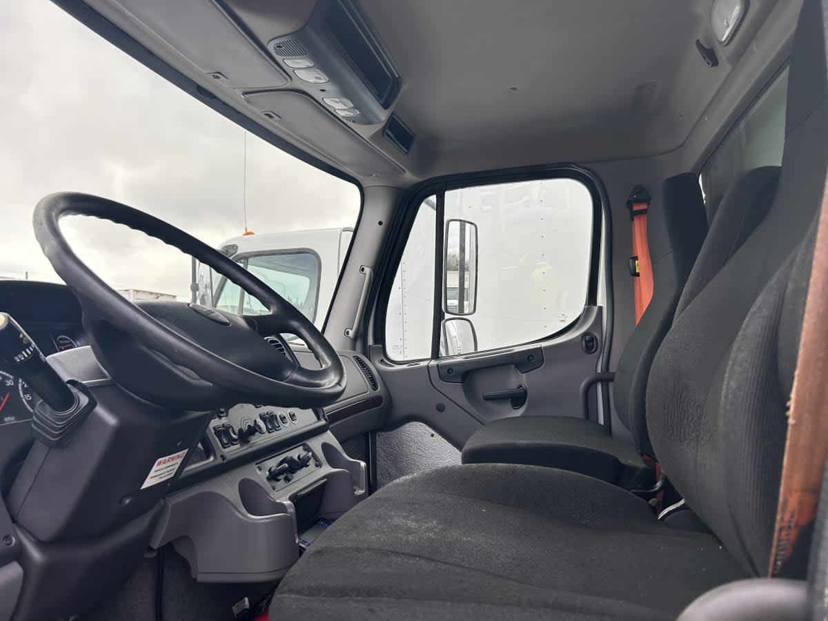 2019 Freightliner/Mercedes M2 106 832294