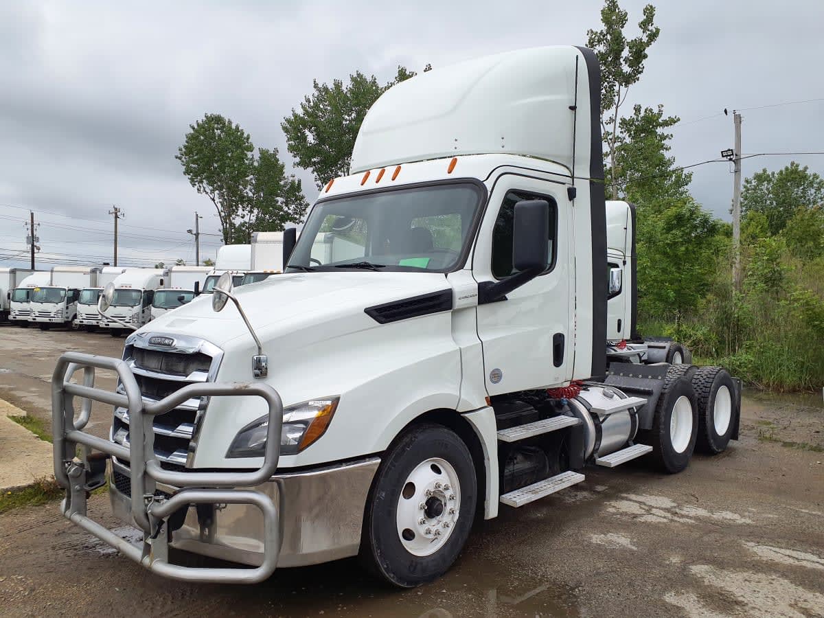 2019 Freightliner NEW CASCADIA PX12664 832472