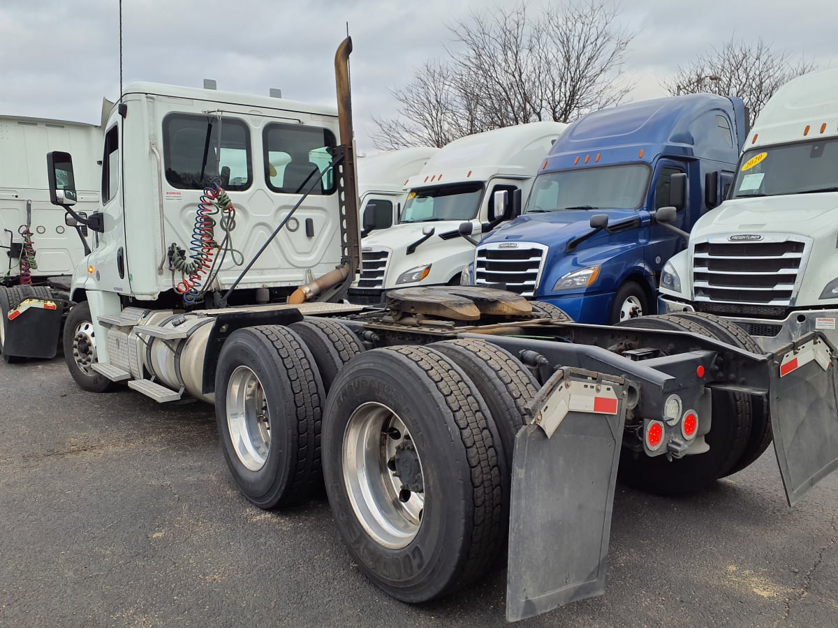 2019 Freightliner/Mercedes CASCADIA 125 832612