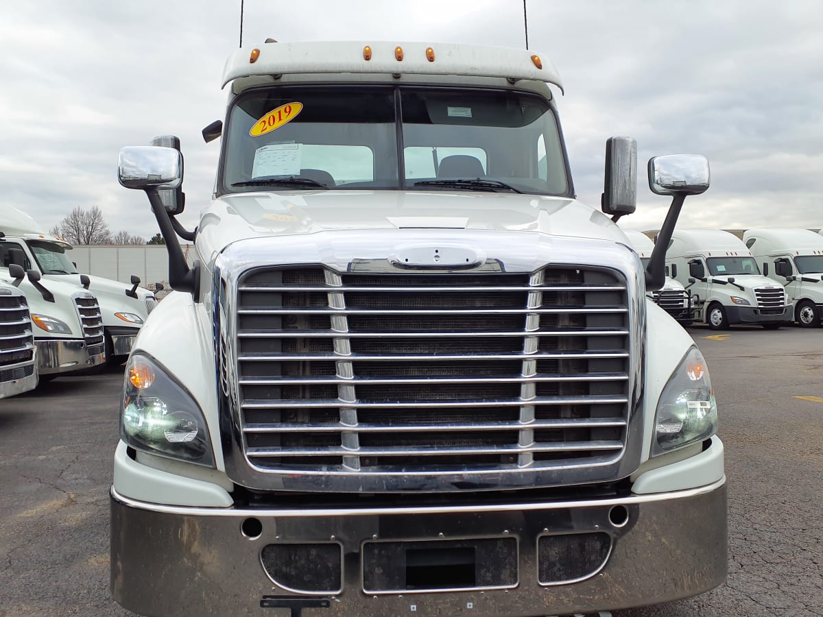 2019 Freightliner/Mercedes CASCADIA 125 832612