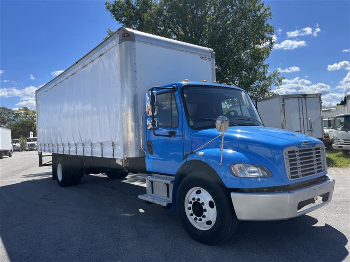 2019 Freightliner M2 106 832725