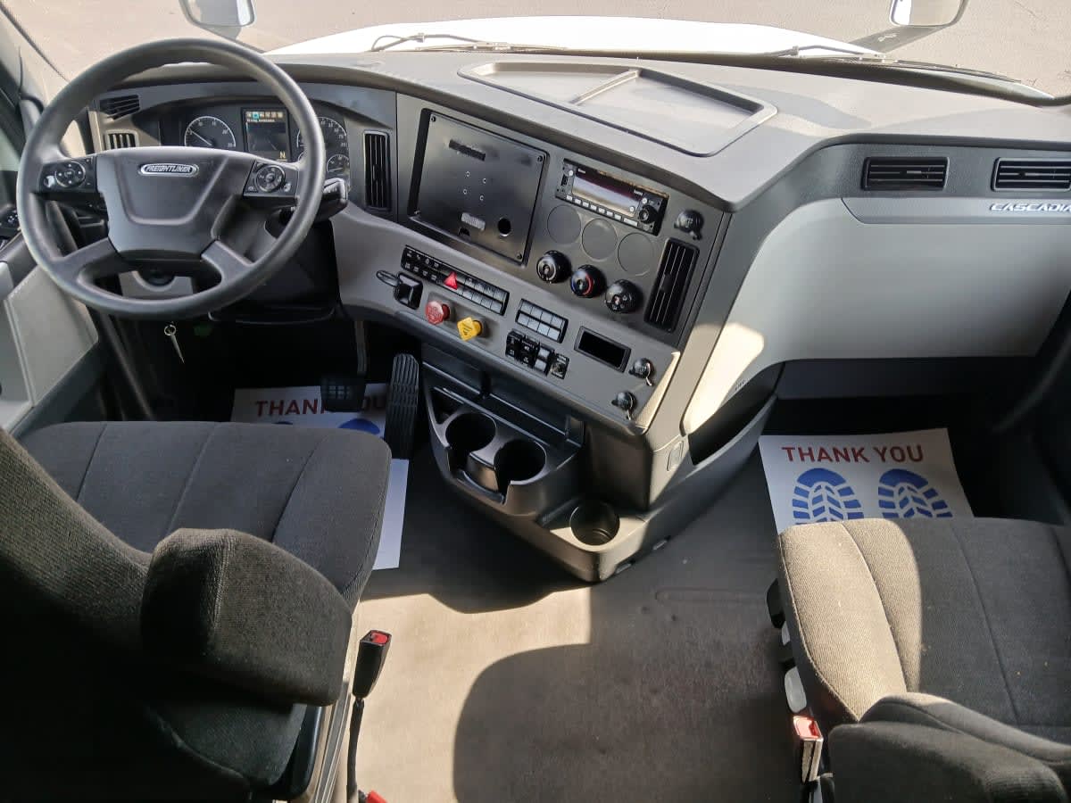 2019 Freightliner Cascadia in Jacksonville, FL — photo 7