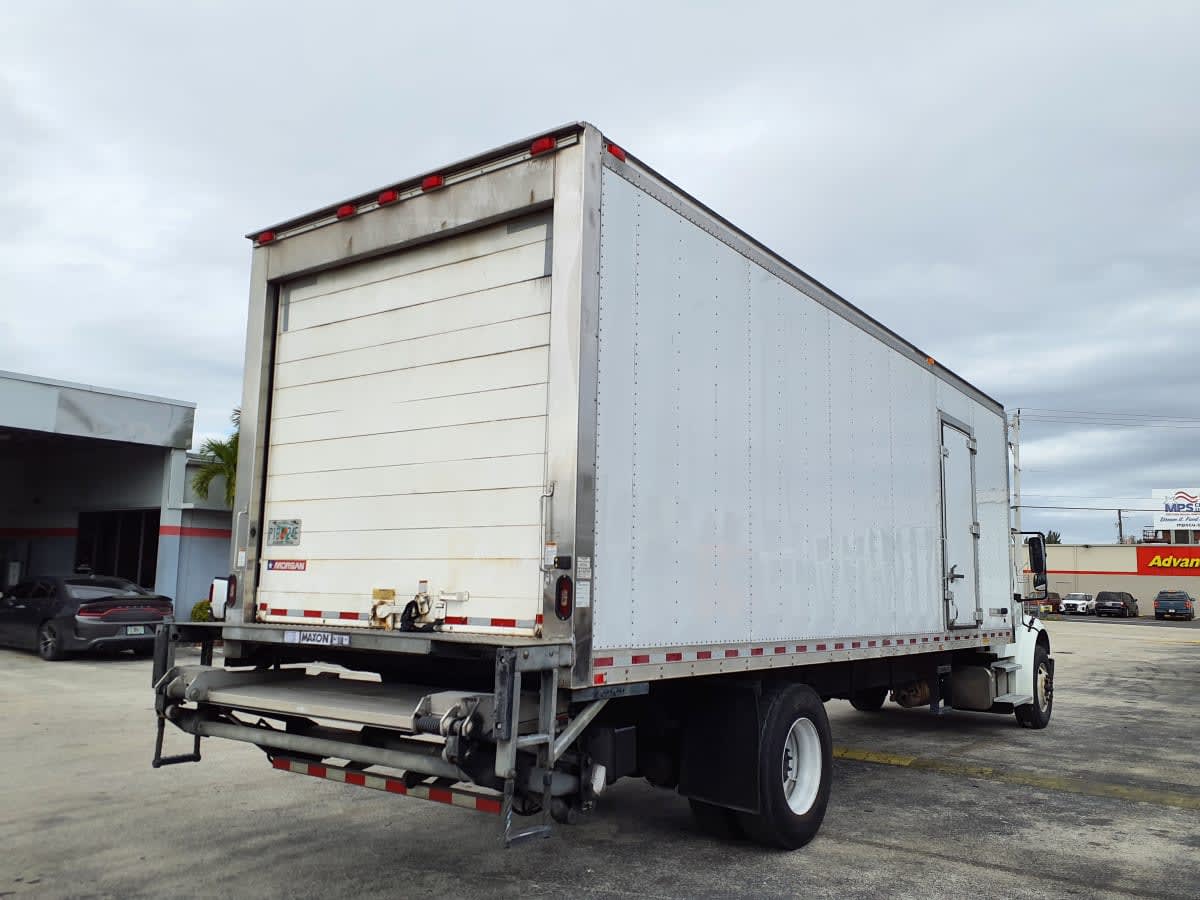 2019 Freightliner M2 106 - image 4