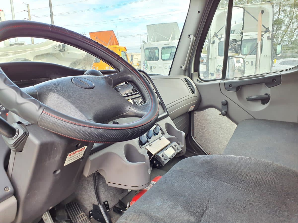 2019 Freightliner M2 106 - image 8