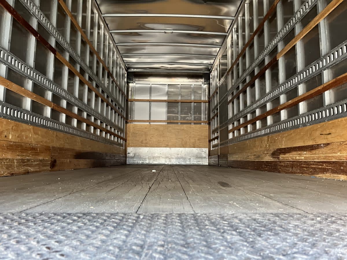 2019 Freightliner M2 106 in Beltsville, MD — photo 8