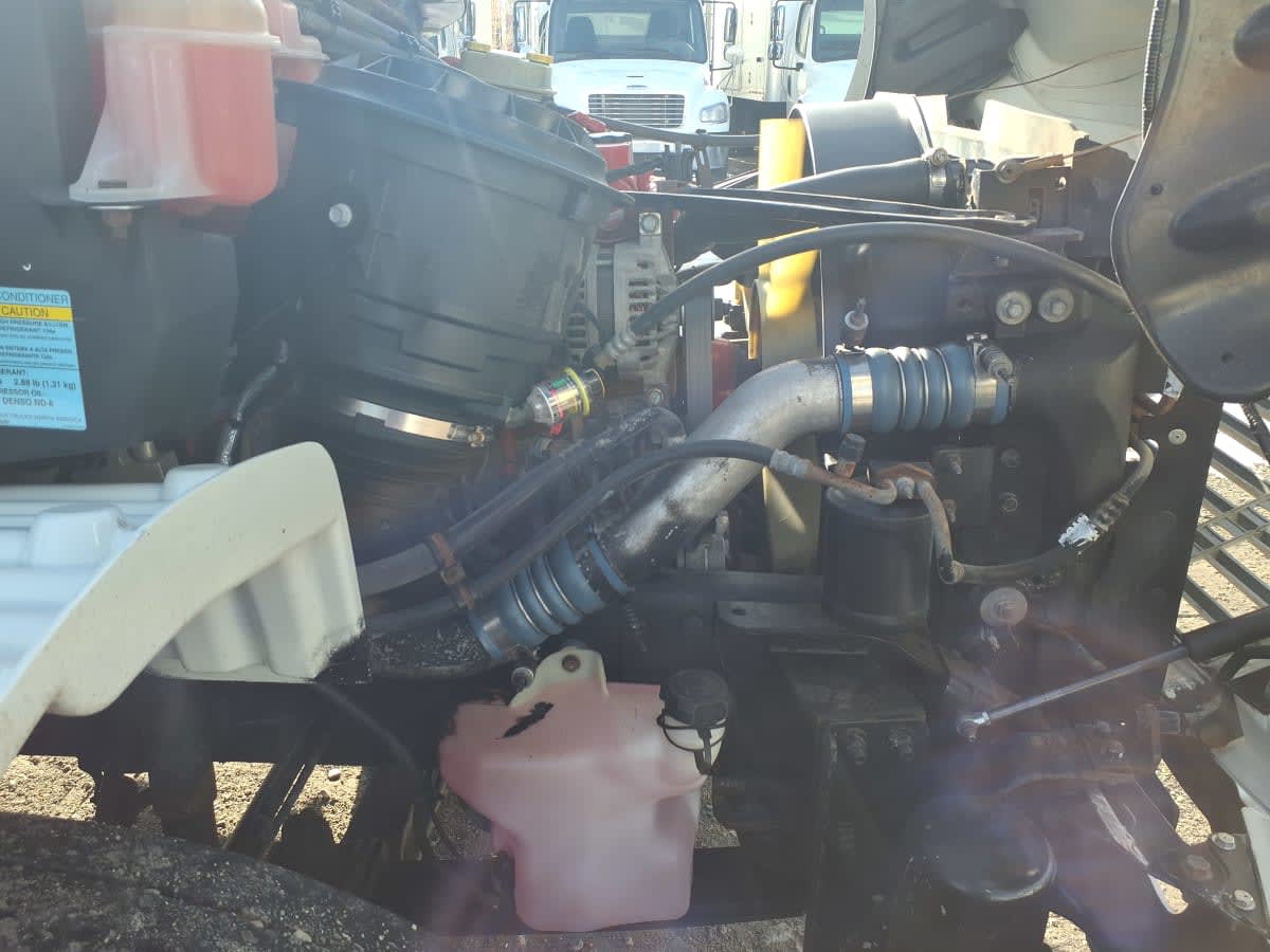 2019 Freightliner/Mercedes M2 106 832839