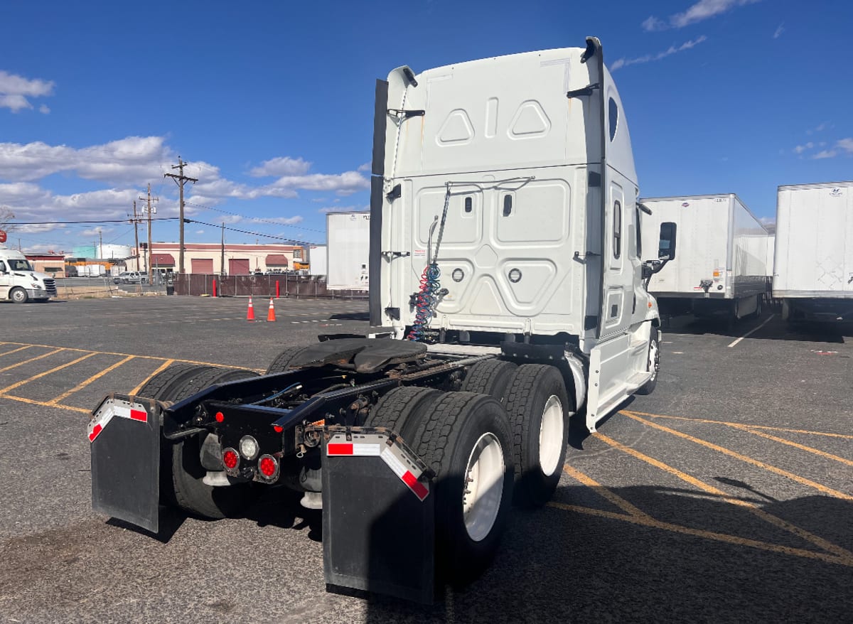 2019 Freightliner/Mercedes CASCADIA 125 832844