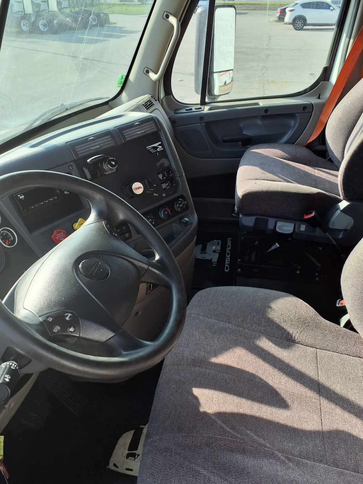 2019 Freightliner Cascadia in Cleveland, OH — photo 7