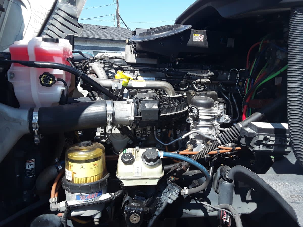 2019 Freightliner Cascadia in Montebello, CA — photo 8
