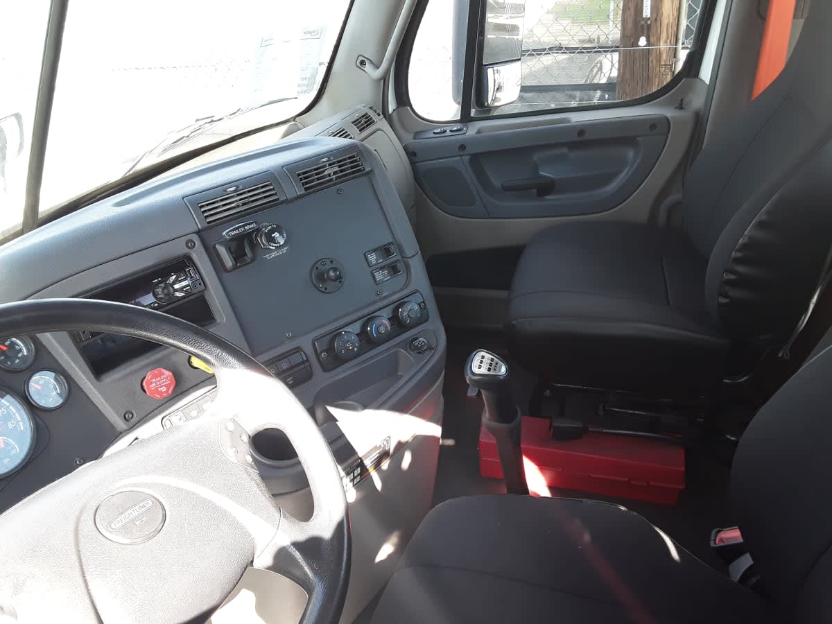2019 Freightliner - image 7