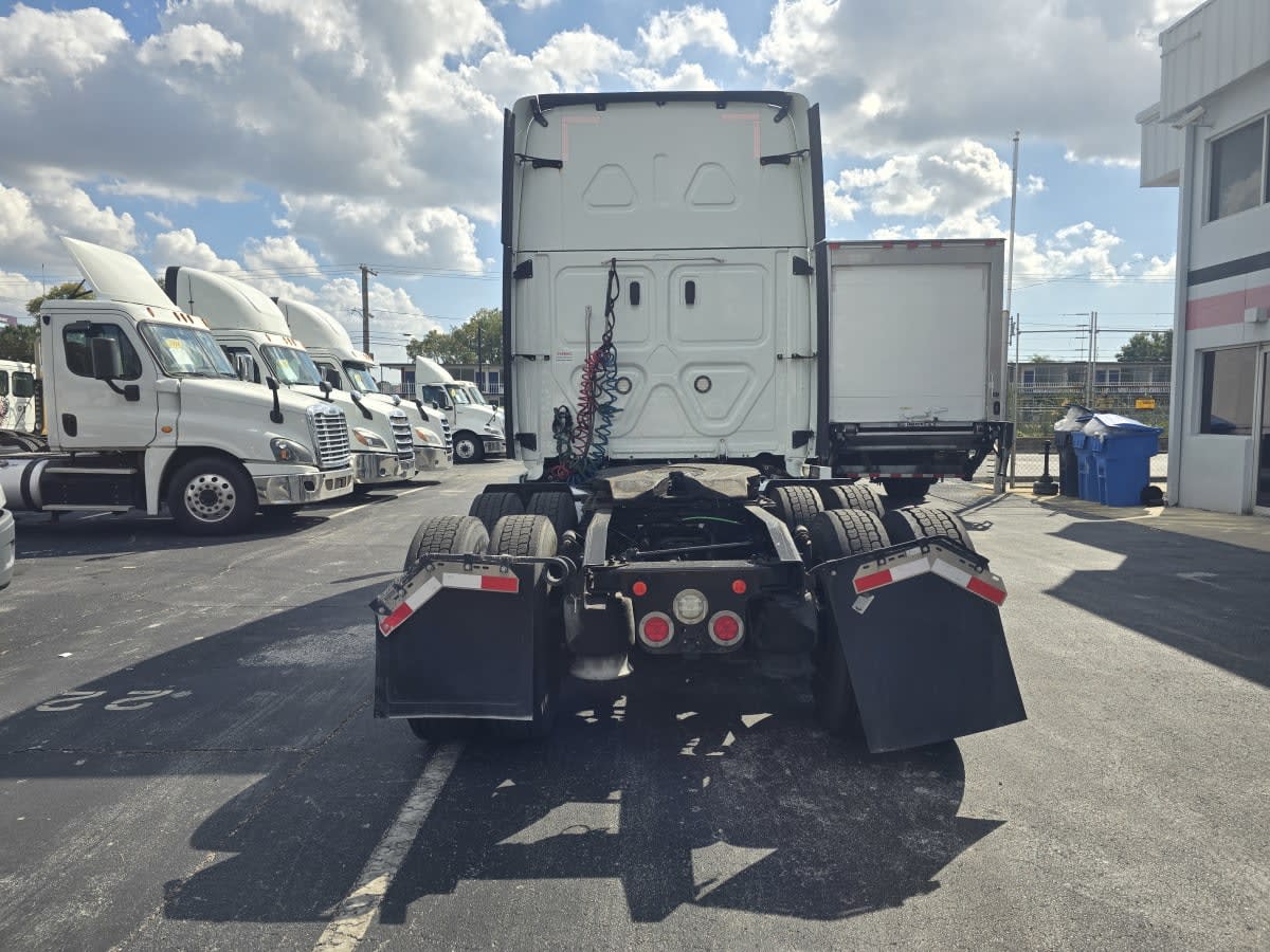 2019 Freightliner/Mercedes NEW CASCADIA PX12664 832963
