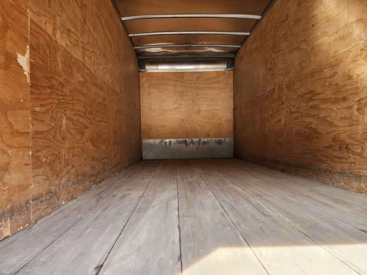 2019 Isuzu NPR 833350