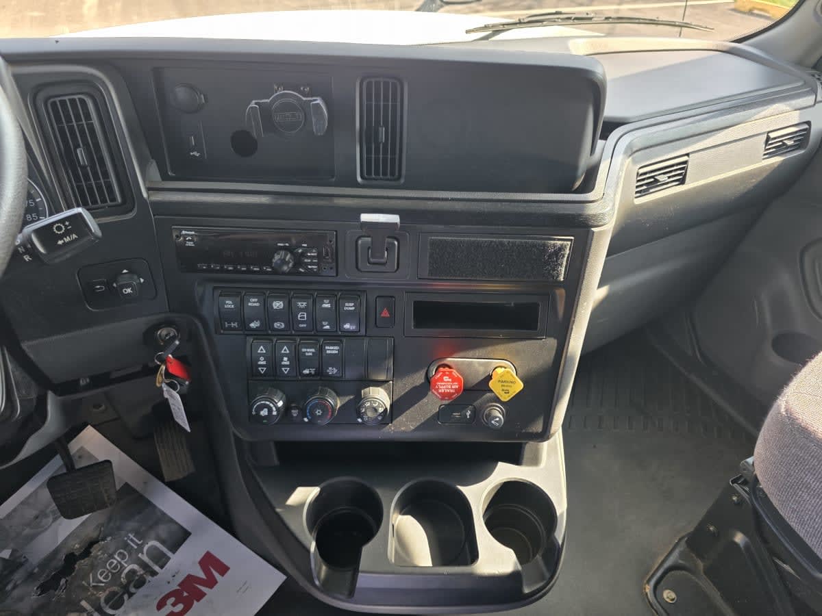 2019 Navistar International LT625 SLPR CAB 833356