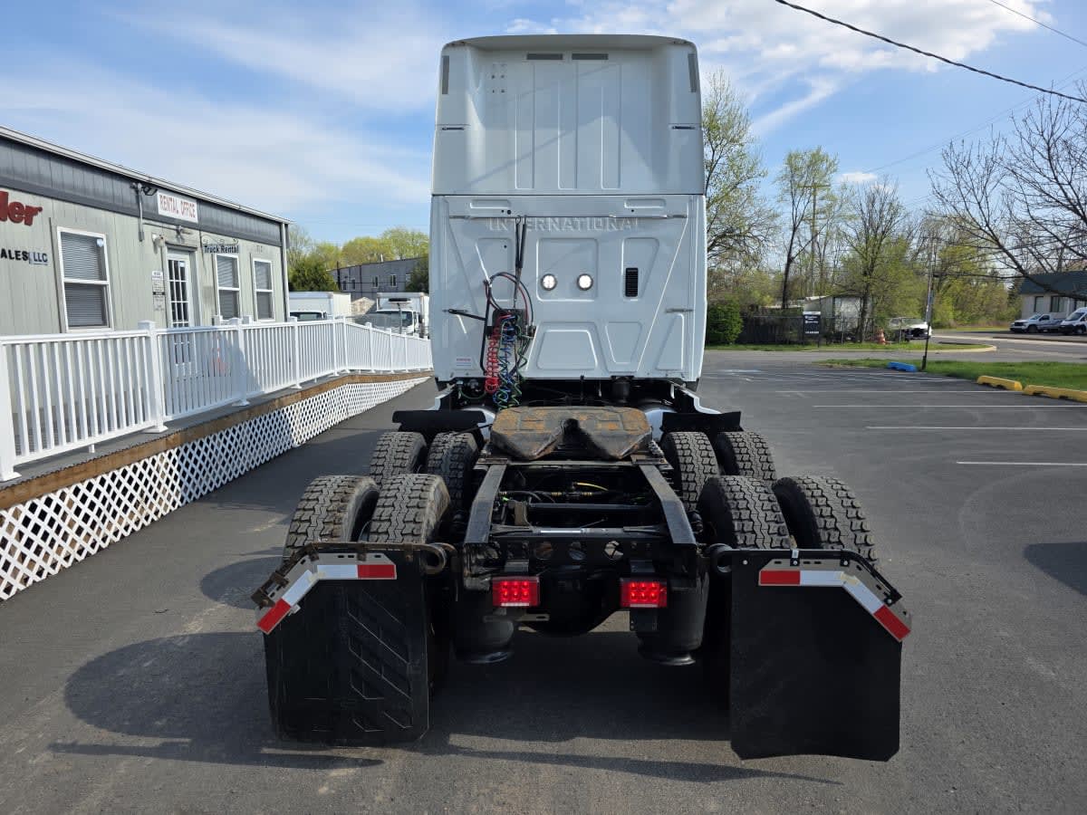 2019 International LT in Bensalem, PA — photo 5