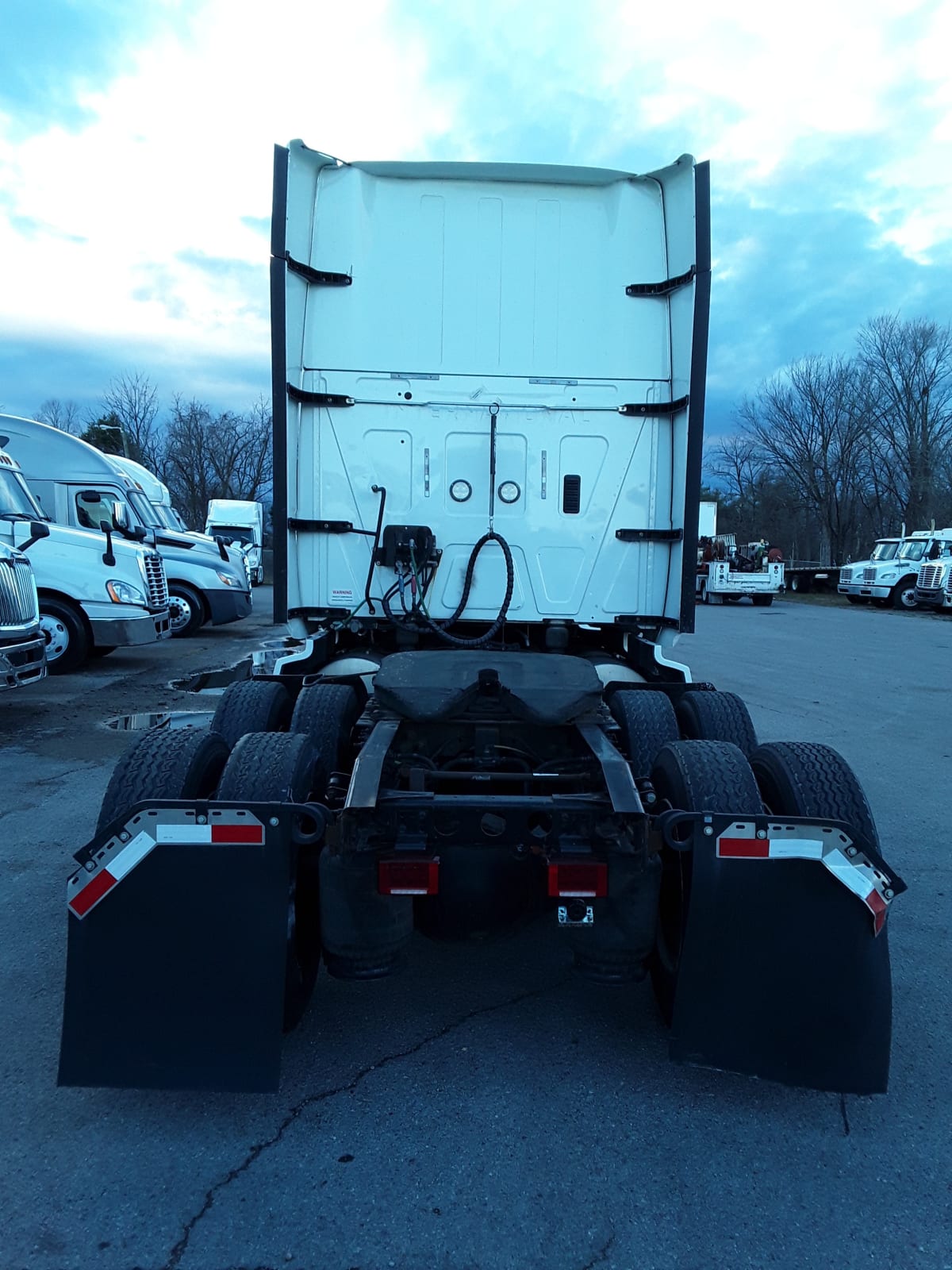 2019 Navistar International LT625 SLPR CAB 833362